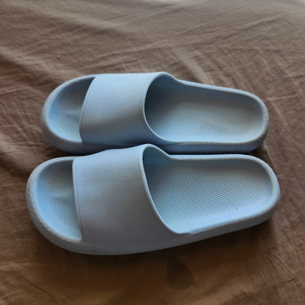 Pillow Slides Anti-Slip Sandals Ultra Soft Cloud Shower Sky Blue US Size 8 - Picture 12 of 12